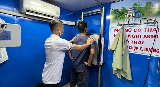 Hơn 200 người TP. Long Xuyên được khám sàng lọc bệnh lao