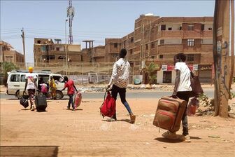 Ai Cập tiếp tục sơ tán công dân khỏi Sudan
