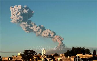 Mexico nâng mức cảnh báo về nguy cơ từ núi lửa Popocatépetl