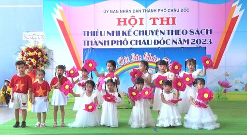 UBND TP. Châu Đốc khai mạc Hội thi thiếu nhi kể chuyện theo sách