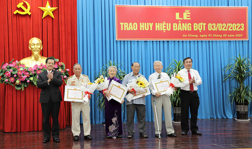 Phát triển đảng viên - cần đi sâu vào chất