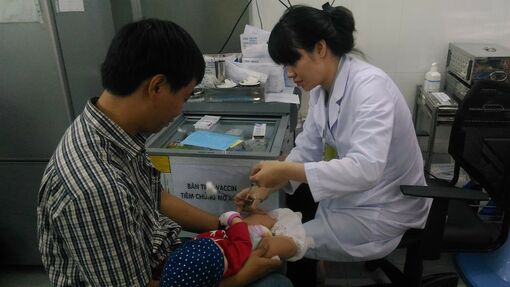 Tỷ lệ tiêm chủng mở rộng không đạt kế hoạch, cả nước đã hết vaccine 5 trong 1