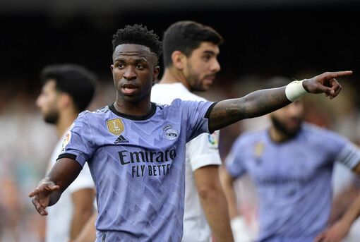 UEFA họp khẩn về vụ phân biệt chủng tộc đối với cầu thủ Vinicius Jr