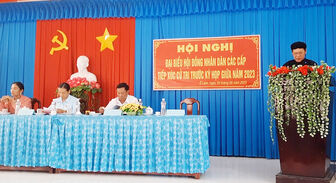 Chủ tịch UBMTTQVN tỉnh An Giang Nguyễn Tiếc Hùng tiếp xúc cử tri Khmer