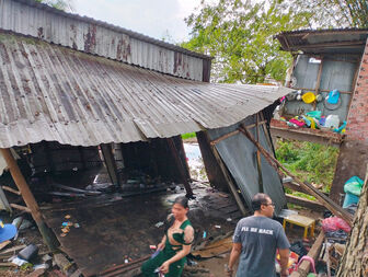 Mưa giông gây thiệt hại 34 căn nhà ở huyện Phú Tân, TX. Tân Châu và TP. Châu Đốc