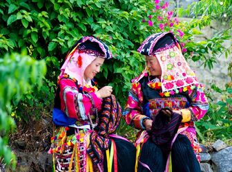 Vẻ đẹp rực rỡ của trang phục dân tộc Lô Lô ở Hà Giang