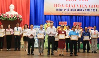 Trao giải Hội thi hòa giải viên giỏi TP. Long Xuyên năm 2023