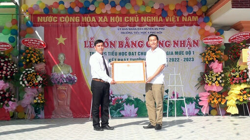 Trường Tiểu học “A” Phú Hội đạt chuẩn quốc gia (mức độ 1)