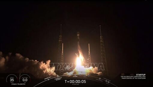 SpaceX phóng thêm 52 vệ tinh internet lên không gian