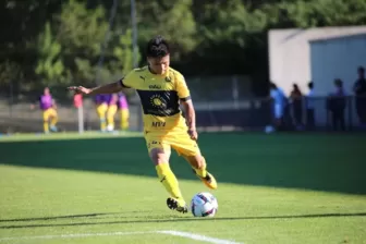 Quang Hải chia tay Pau FC