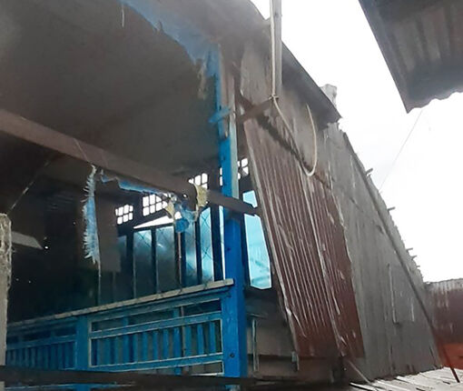 Mưa giông làm 2 căn nhà ở TX. Tân Châu bị tốc mái