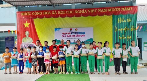 Sôi nổi các hoạt động hưởng ứng Ngày cao điểm “Vì đàn em thân yêu”