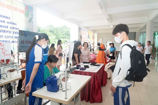 Trường Cao đẳng Nghề An Giang tư vấn hướng nghiệp, tuyển sinh và trải nghiệm cho học sinh THPT
