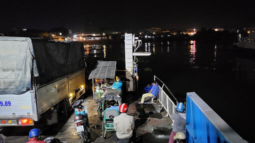 Tĩnh mịch chuyến phà đêm