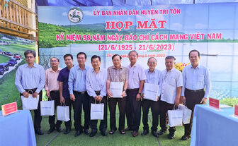 Báo chí góp phần thúc đẩy sự phát triển của huyện Tri Tôn