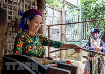 Dệt lanh - nét đẹp văn hóa truyền thống của người Mông ở Hà Giang