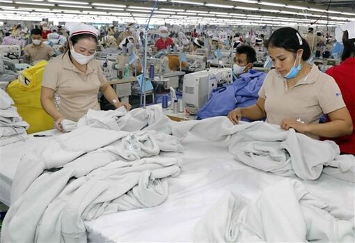 Thu ngân sách từ xuất nhập khẩu giảm hơn 18% so với cùng kỳ