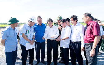 Thường trực Tỉnh ủy An Giang kiểm tra địa điểm tổ chức Lễ khởi công Dự án thành phần 1 thuộc Dự án tuyến cao tốc Châu Đốc - Cần Thơ - Sóc Trăng