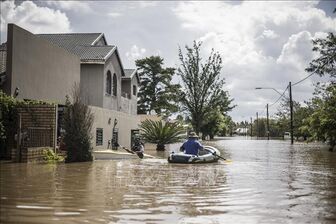 Mưa lớn gây lũ lụt trên diện rộng tại Western Cape, Nam Phi