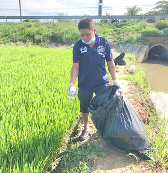 Thu gom rác thải nông nghiệp làm sạch môi trường