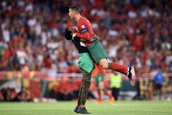Sao Man United rực sáng, Bồ Đào Nha thắng đậm Bosnia vòng loại EURO
