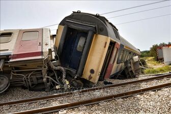 Tàu trật đường ray ở Tunisia, 2 người thiệt mạng
