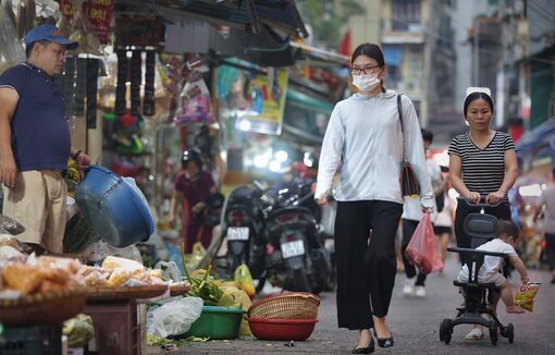 Người dân đau đầu quản lý chi tiêu khi giá cả 'chạy trước' tăng lương