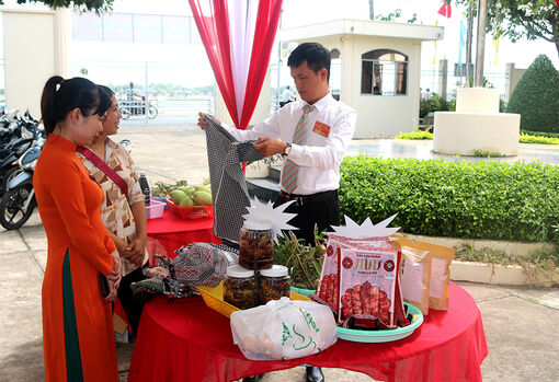 Nông dân “xứ lụa” phát triển sản xuất hiệu quả