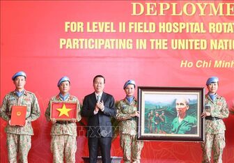 Chủ tịch nước dự Lễ xuất quân của Bệnh viện dã chiến cấp 2 số 5 và Đội Công binh số 2
