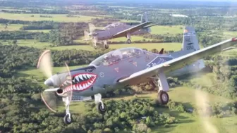 Hai máy bay quân sự Colombia va chạm trên bầu trời