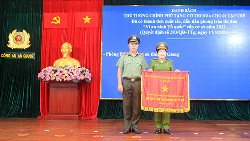 Khen thưởng nhiều tập thể, cá nhân Công an tỉnh An Giang