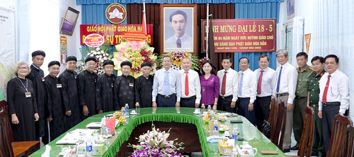 Phó Bí thư Tỉnh ủy, Chủ tịch HĐND tỉnh An Giang Lê Văn Nưng thăm, chúc mừng kỷ niệm 84 năm Ngày khai sáng đạo Phật giáo Hòa Hảo
