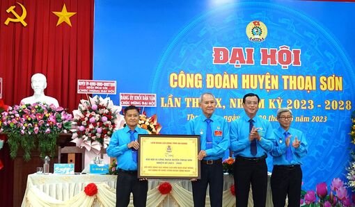 Tích cực và trách nhiệm thực hiện các nhiệm vụ công đoàn