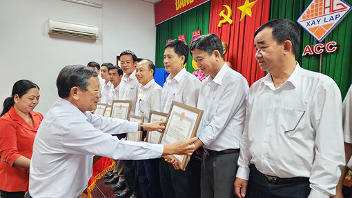 Công ty Cổ phần Xây lắp An Giang sơ kết công tác xây dựng Đảng, sản xuất kinh doanh