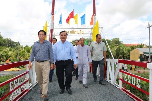 Xã Tân Phú khánh thành cầu treo Mẫu Giáo