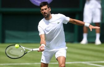 Wimbledon: Bóng đêm ngăn Djokovic hoàn tất chiến thắng, Rublev tạo siêu phẩm