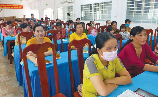 Nâng cao tiếng nói của phụ nữ và trẻ em gái