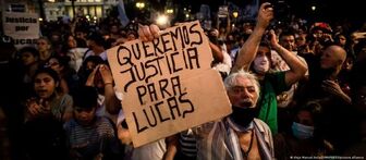 Argentina: Án chung thân cho sĩ quan cảnh sát giết người vì phân biệt chủng tộc
