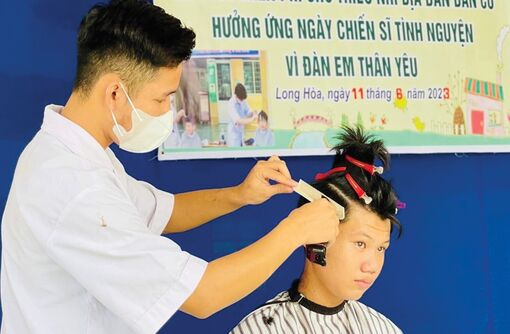 Áo xanh tình nguyện