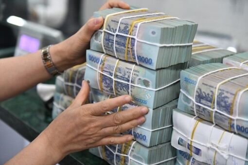 Ngân hàng liên tục giảm lãi suất tiết kiệm, gửi tiền ở đâu hưởng lãi cao nhất?