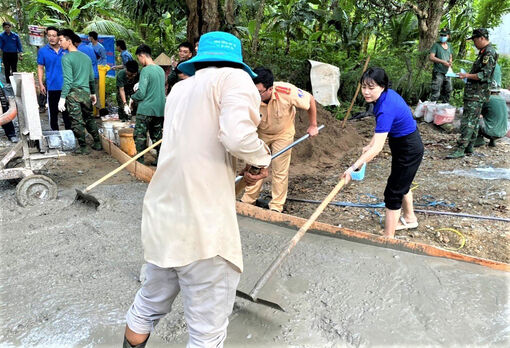 Tuổi trẻ Đoàn Khối Cơ quan và Doanh nghiệp tỉnh An Giang góp sức xây dựng nông thôn mới