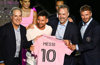 Lionel Messi ra mắt hoành tráng màu áo mới Inter Miami