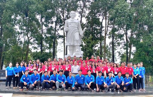Vận động người dân Châu Phú tích cực tham gia hiến máu cứu người