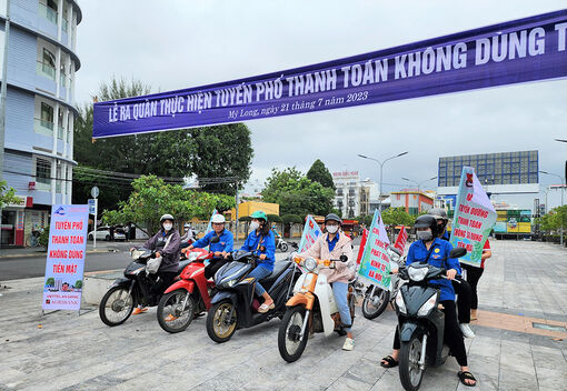 Ra mắt “Tuyến phố không dùng tiền mặt” ở phường Mỹ Long