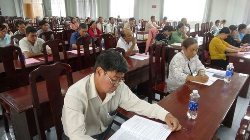 Trang bị kỹ năng cho cán bộ làm công tác gia đình và văn hóa huyện Tri Tôn
