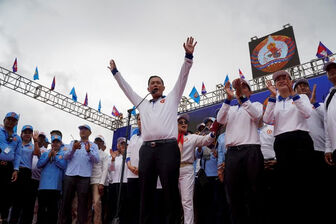 Đảng cầm quyền Campuchia tuyên bố thắng cử vang dội