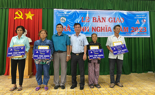 Công ty Antraco hỗ trợ 4 căn nhà Tình nghĩa cho gia đình chính sách huyện Tri Tôn