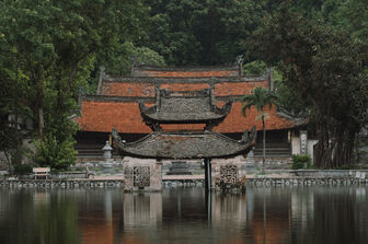 Vẻ đẹp ngôi chùa gần nghìn năm tuổi linh thiêng cổ kính nhất Hà Nội