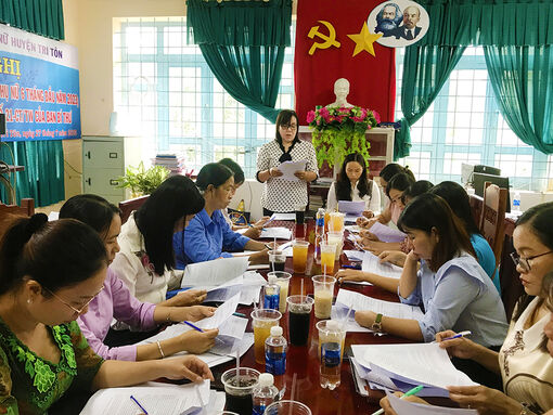 Phụ nữ Tri Tôn tiết kiệm trên 536 triệu đồng, giúp nhau làm kinh tế