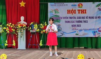Hội thi hùng biện tuyên truyền, giáo dục mạng xã hội trong các trường THCS huyện Phú Tân